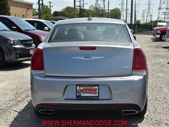 2017 Chrysler 300 Limited 4Dr Sedan